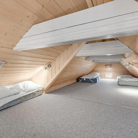 5 Bedroom Cozy In Ringkobing * Nørre Lyngvig