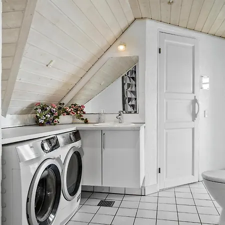 5 Bedroom Cozy In Ringkobing Holiday home
