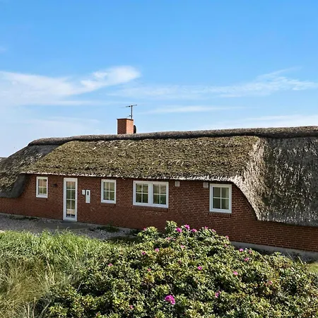 Holiday home 5 Bedroom Cozy In Ringkobing Norre Lyngvig