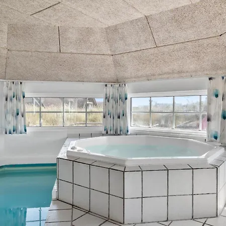 5 Bedroom Cozy In Ringkobing Casa vacanze