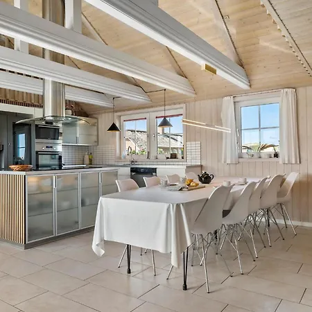 5 Bedroom Cozy In Ringkobing *