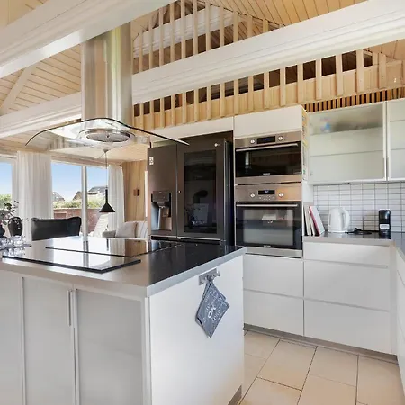 Vakantiehuis Stunning In With Sauna