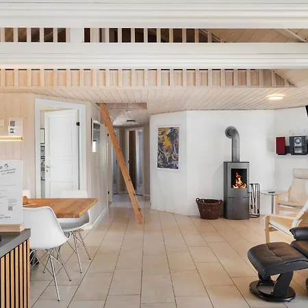 Vakantiehuis Stunning In With Sauna Ringkøbing