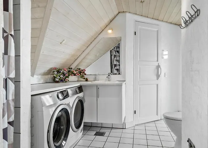 5 Bedroom Cozy In Ringkobing 別荘