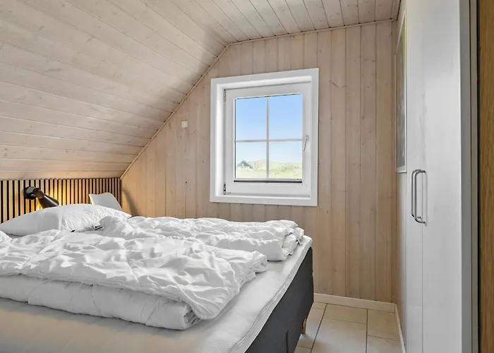 5 Bedroom Cozy In Ringkobing 別荘 *