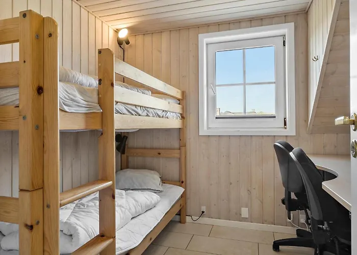 5 Bedroom Cozy In Ringkobing *