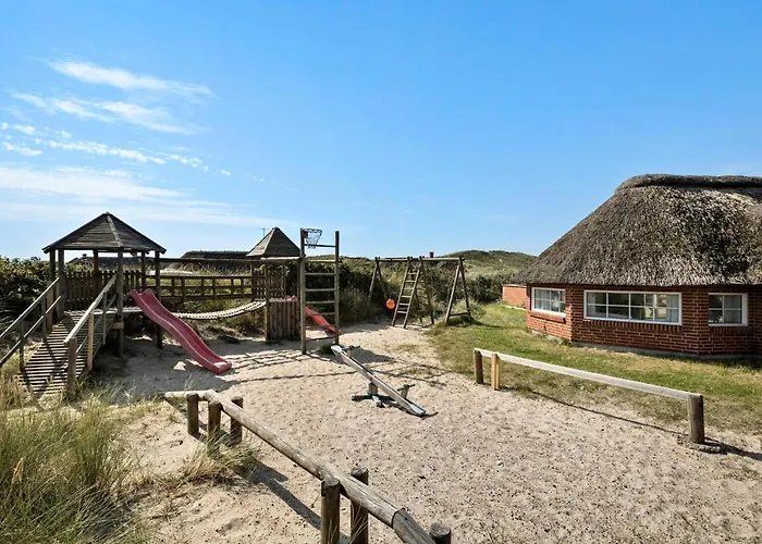 5 Bedroom Cozy In Ringkobing